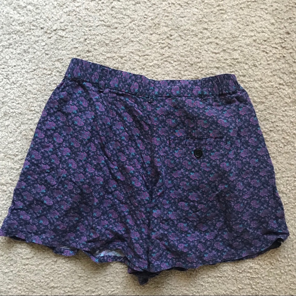 SOLD Urban Outfitters Kimchi Blue Floral Shorts - Picture 3 of 4